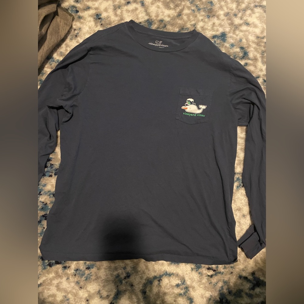 Vineyard vines t shirt